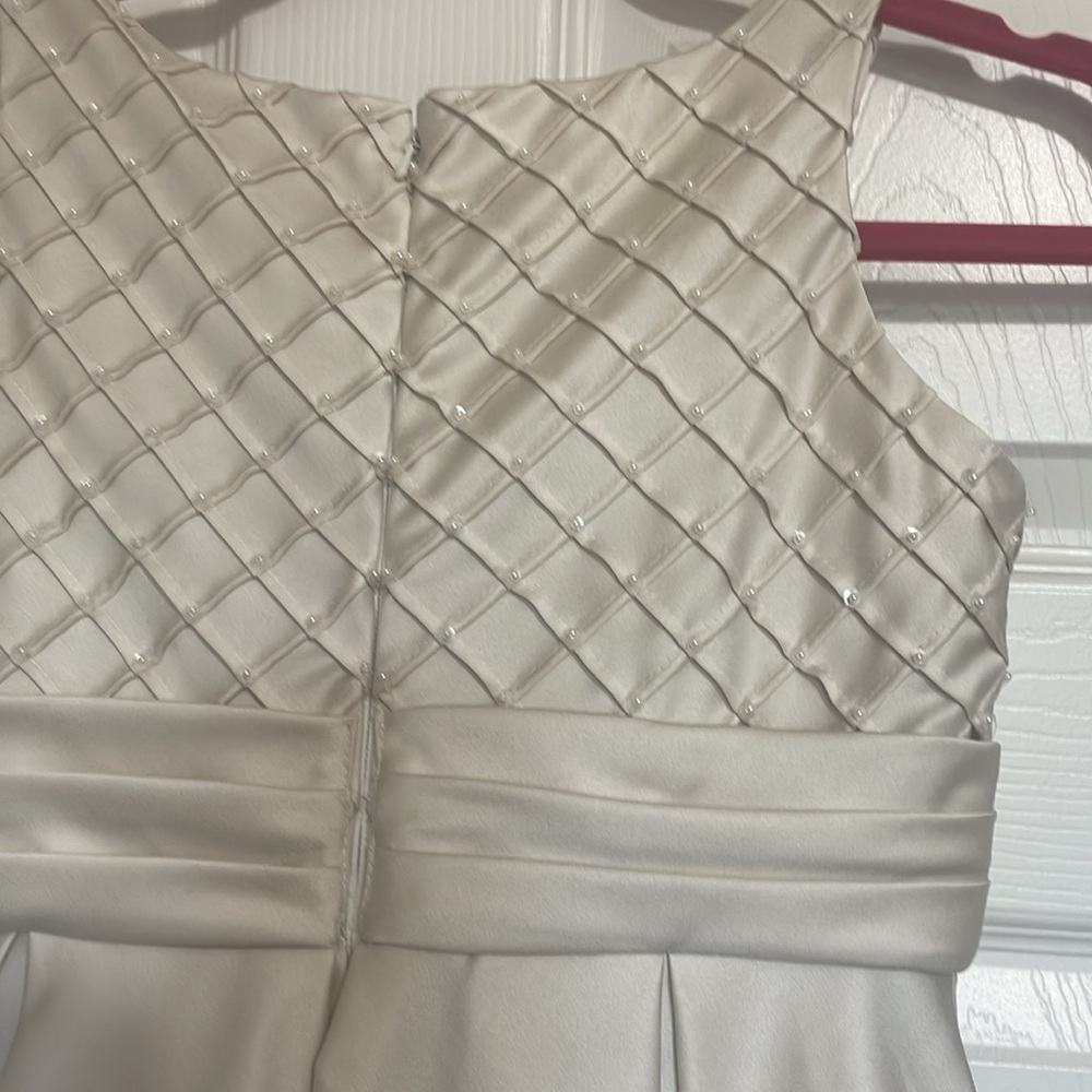 Cream Pleated A-Line Halter Dress for Weddings - Picture 4 of 5